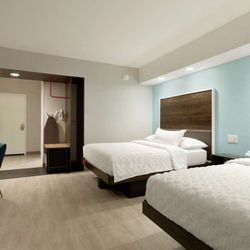 Tru by Hilton St. Charles St. Louis - Guest room