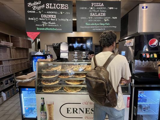 Ernesto's Pizza by null