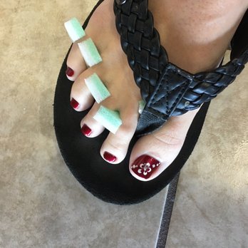 T Nails - Beautiful design details on my pedicure! - Nail Salons Near Me - Buda, Texas