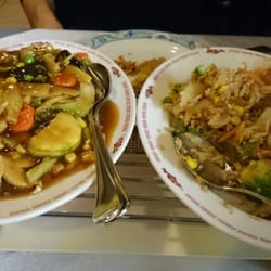 Chinatown - Gebratener Reis mit Gemüse und buddhistische Fastenspeise