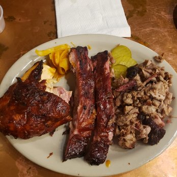 Country's Barbecue - Conglomeration Platter - Barbeque Near Me - LaGrange, Georgia