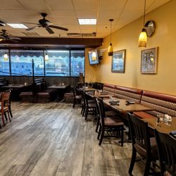 Cafe Terra Mediterranean Cuisine Englewood - Dining Area at Cafe Terra Mediterranean Cuisine