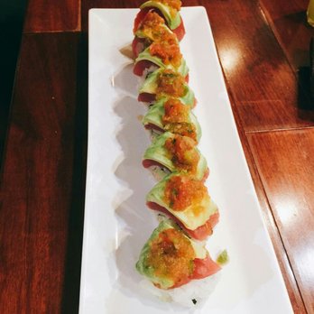 Sushi Mori - Special roll with real crab, tuna, avocado and salsa - Sushi Bars Near Me - La Jolla, California