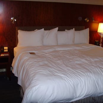Hilton Toronto - King Bed - Hotels Near Me - Toronto, Ontario Hilton Toronto - King Bed - Hotels Near Me - Toronto, Ontario