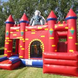 Eventa Rent - Springkasteel de Burcht voor de echte ridders onder de zonen of prinsessen onder de dochters ;-)