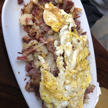 Slyman's Tavern - Independence - Slyman's Corned Beef and hash - Bars Near Me - Independence, Ohio