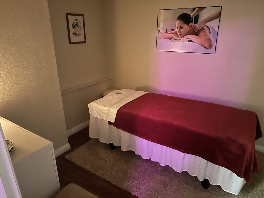 CoCo Day Spa Logo