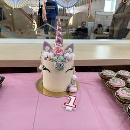 Unicorn "smash" cake Unicorn "smash" cake