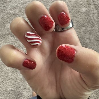 Busy Bee Nails&spa - A gorgeous Xmas set done by Rachel - Nail Salons Near Me - Manteca, California