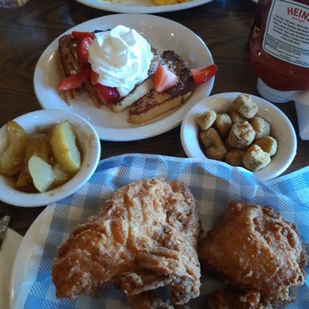 Cracker Barrel - Fried Chicken and Grandma's Sampler - Southern Near Me - Victorville, California Cracker Barrel - Fried Chicken and Grandma's Sampler - Southern Near Me - Victorville, California
