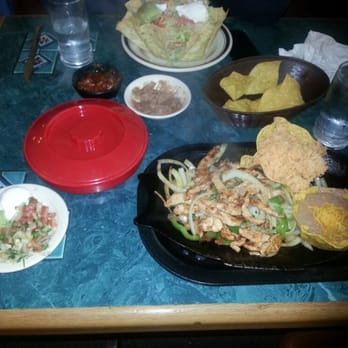 La Costa Restaurant - Lunch time Chicken Fajitas - Mexican Near Me - Burien, Washington