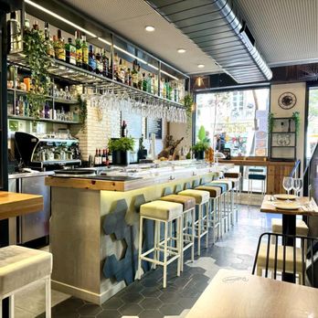 Alta Taverna Picca Dilly - Downstairs bar and dining room - Mediterranean Near Me - Barcelona, B