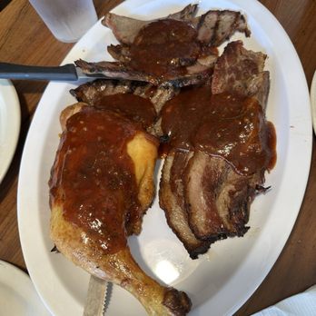 Willow Ranch - Combo platter (tri-tip/brisket/chicken) - Barbeque Near Me - Buttonwillow, California Willow Ranch - Combo platter (tri-tip/brisket/chicken) - Barbeque Near Me - Buttonwillow, California