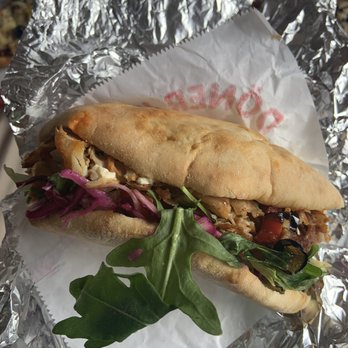 Baran‘s Gemüse Kebap - Gemüse Kebap mit Hänchenfleisch, Käse, Gemüse und Salat - Kebab Near Me - Wolfsburg, NI