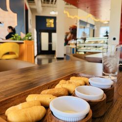 Antojos 509 Bistro