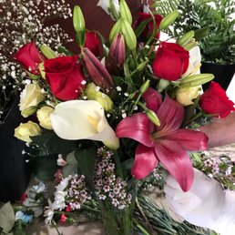 Best flowers for any occasion at David's Flowers next to 7-11 and Little Caesars. The owner was very quick and thorough. Best flowers for any occasion at David's Flowers next to 7-11 and Little Caesars. The owner was very quick and thorough.