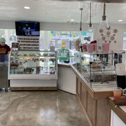 TJ Loopie's Sips & Sweets - Bakery and ice cream area