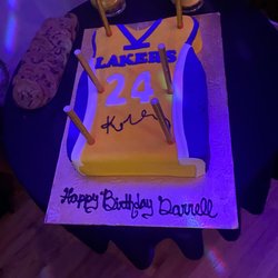 Antonio's Cupcake Factory - Birthday Cake