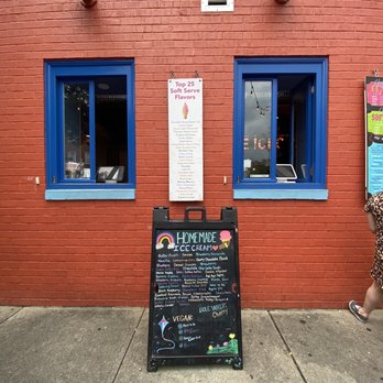 Bmore Licks - Ordering area - Ice Cream & Frozen Yogurt Near Me - Baltimore, Maryland