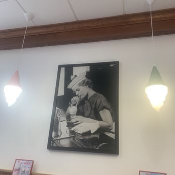 Friendly's - Ice Cream & Frozen Yogurt Near Me - Florence, Massachusetts Friendly's - Ice Cream & Frozen Yogurt Near Me - Florence, Massachusetts