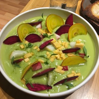 Alba - Chilled avocado soup with quinoa, radish, beets, cucumber, mango, papaya - Mexican Near Me - Ciudad de México, DIF