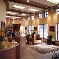 Pet Crossing Animal Hospital & Dental Clinic - Beautiful and spacious lobby