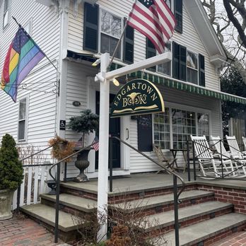 Edgartown Books - Outside - Bookstores Near Me - Edgartown, Massachusetts