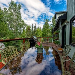 Alaska House of Jade
