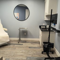 Foot and Ankle Specialists - Patient room