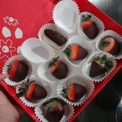 Edible Arrangements - We already ate 2 pcs out of excitement