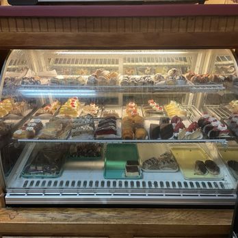 Vesuvios Pizzeria - Lots of different dessert choices - IG: @zachcoastalgreenberg - Pizza Near Me - Stuart, Florida