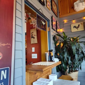 West End Pub - The cute bar window - American Near Me - Shelburne Falls, Massachusetts