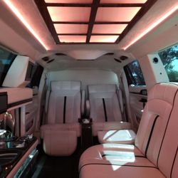 Zee 's Limo Service