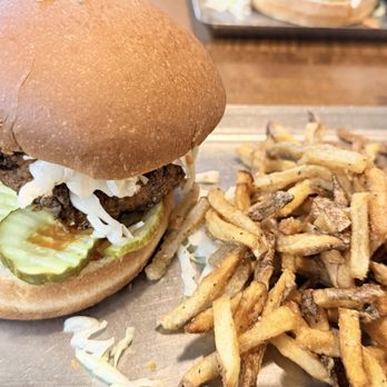 Sidewinders - Nashville Hot Chicken - American Near Me - Wilson, Wyoming Sidewinders - Nashville Hot Chicken - American Near Me - Wilson, Wyoming