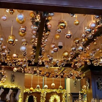 Cedars Steaks & Oysters - Decorations - Steakhouses Near Me - Mashantucket, Connecticut