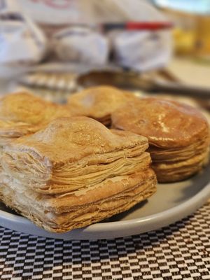 Y-Linh Sandwiches by null