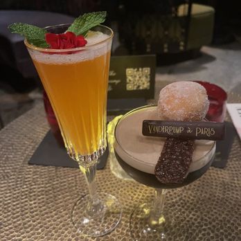 Vanderpump A Paris - Espresso martini and French 75 - French Near Me - Las Vegas, Nevada
