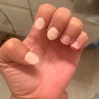 Escape Nail Salon - 2 nails completely came off after ONLY 4 days - Nail Salons Near Me - Columbus, Ohio