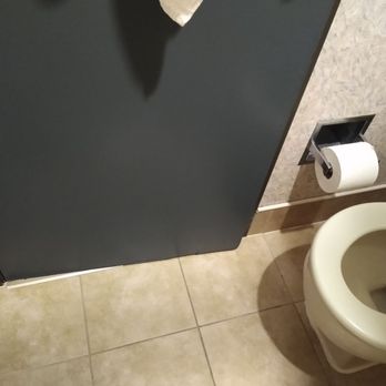 GuestHouse Poulsbo - Tiny bathroom. Cannot close door if your sitting on the toilet. Must close door before sitting. - Hotels Near Me - Poulsbo, Washington