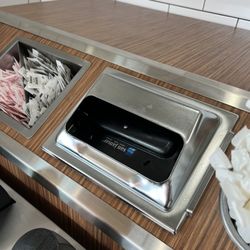 Napkins are kept behind the counter. Despite this being a brand new Arby's location. Lol....