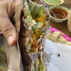 La Cosecha Oaxaca - Side view Tlayuda Cecina