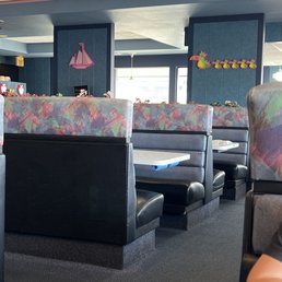 Empty restaurant! Empty restaurant!
