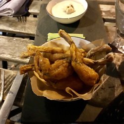 Les Nenettes Clapton - Buffalo Frog legs