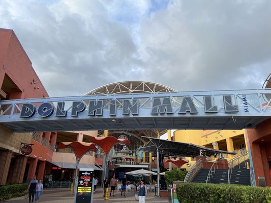 Dolphin Mall by null