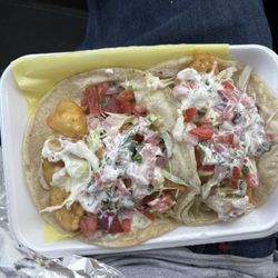 1 taco de camarón & 1 taco de pescado