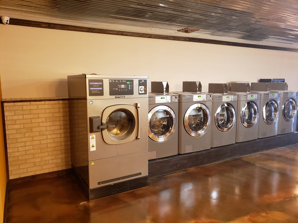 DOWNTOWN LAUNDRY Updated June 2024 118 N Main St, El Dorado Springs