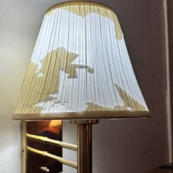 Howard Johnson by Wyndham Daleville/Roanoke North - Lamp shade
