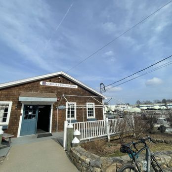 Gardner's Wharf Seafood - Outside of restaurant - Seafood Markets Near Me - Wickford, Rhode Island