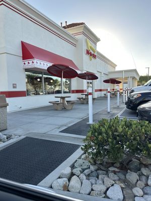 In-N-Out Burger by null