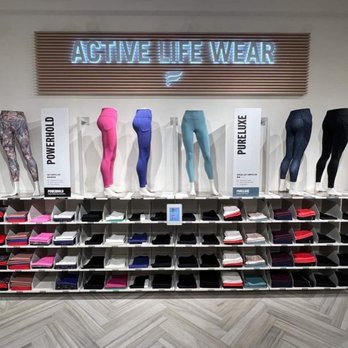 Fabletics - Sports Wear Near Me - St. Louis, Missouri